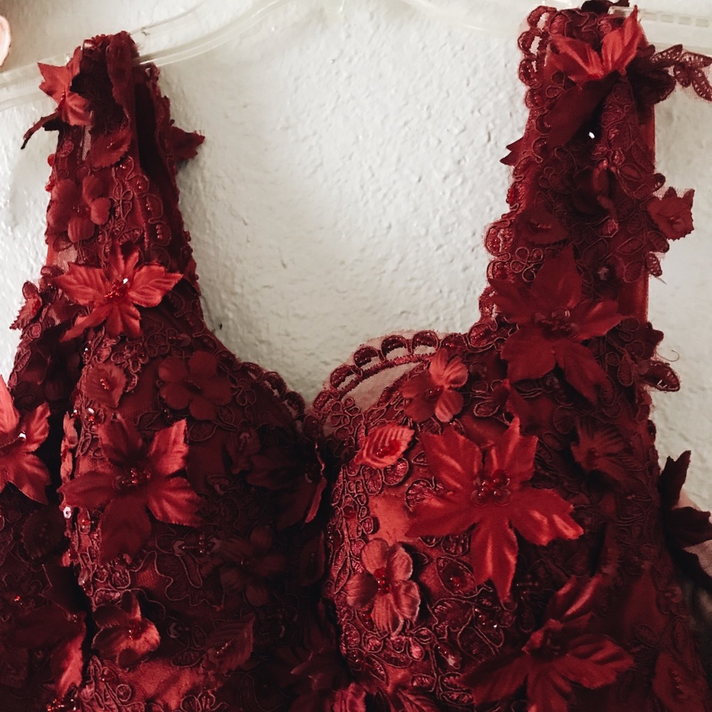 Dress / Gown